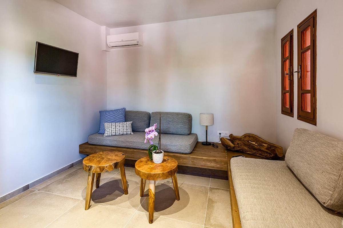 Anais Aparthotel 2*