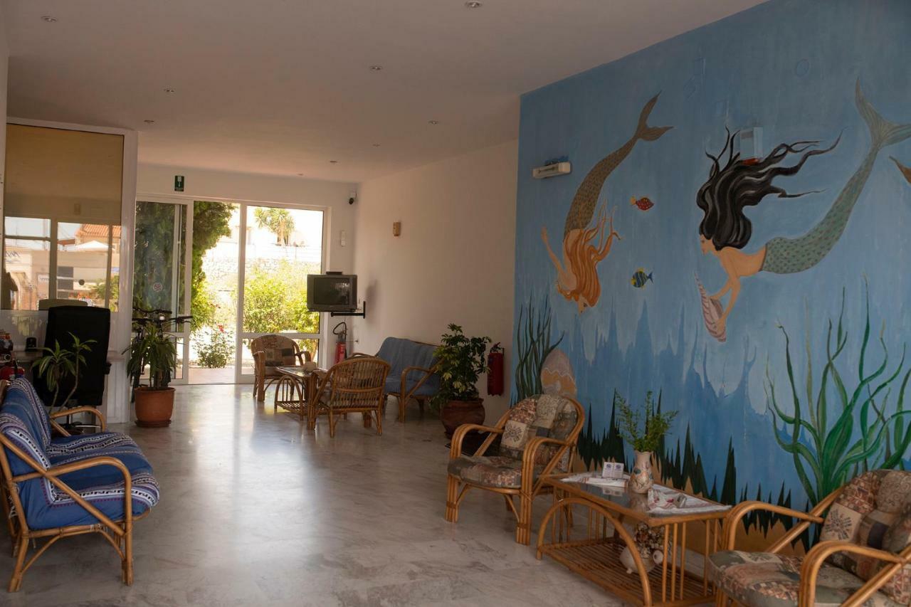 Niriides Aparthotel