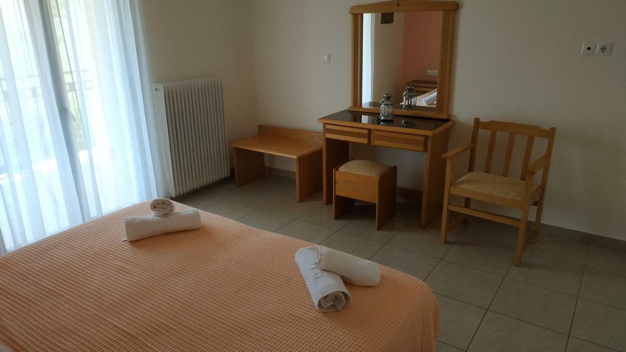 Aparthotel Patelis Poulithra