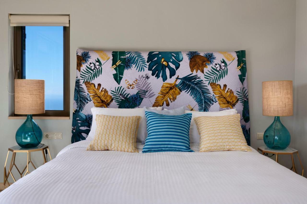 Artblue Villa *