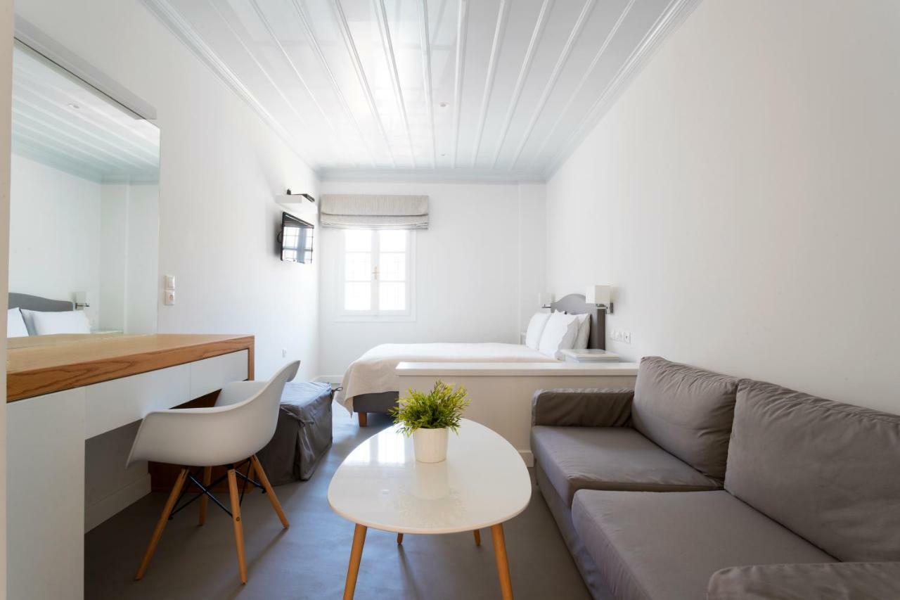 Niriides Guest house *