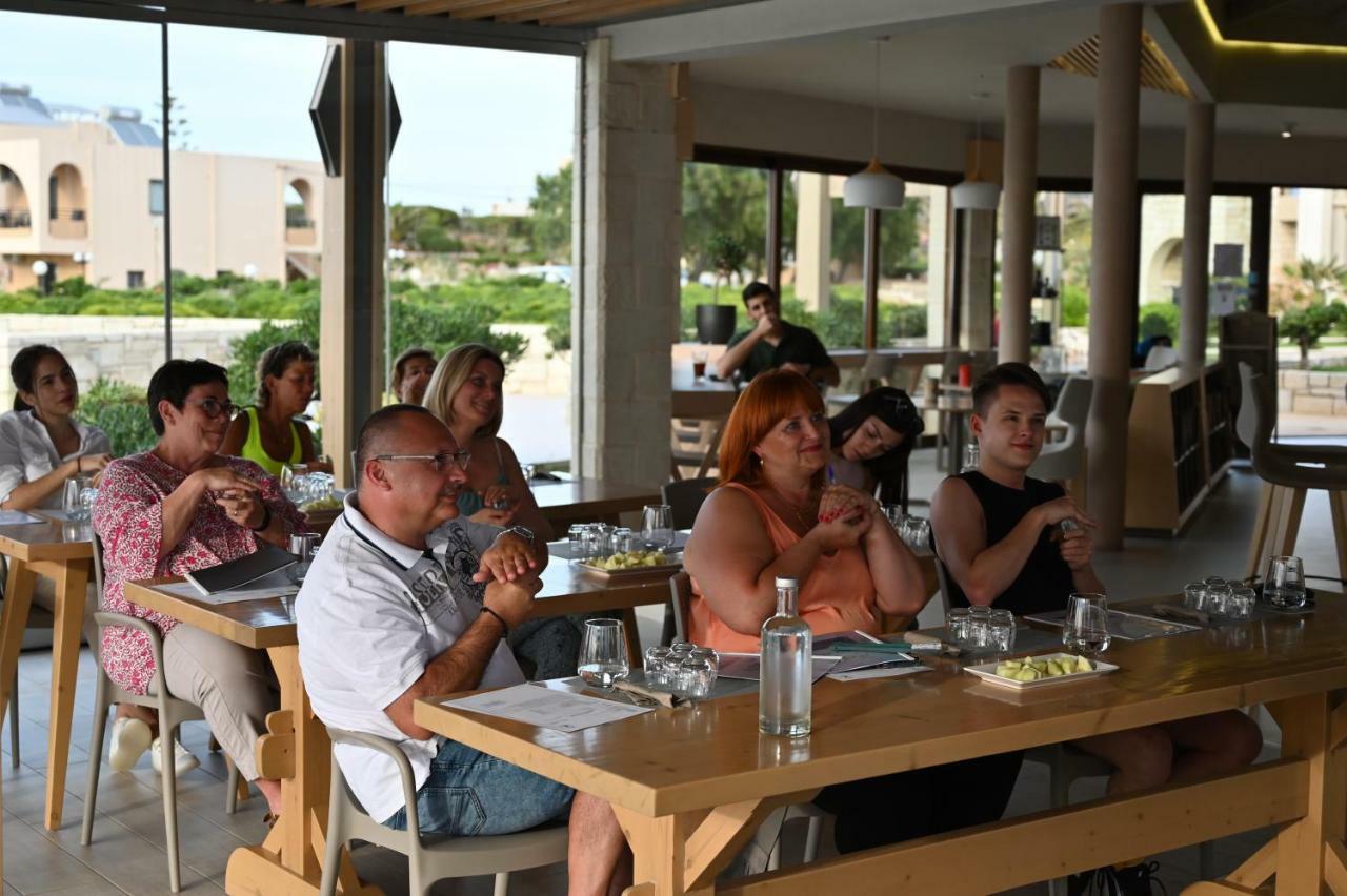 Kavos & Aparthotel