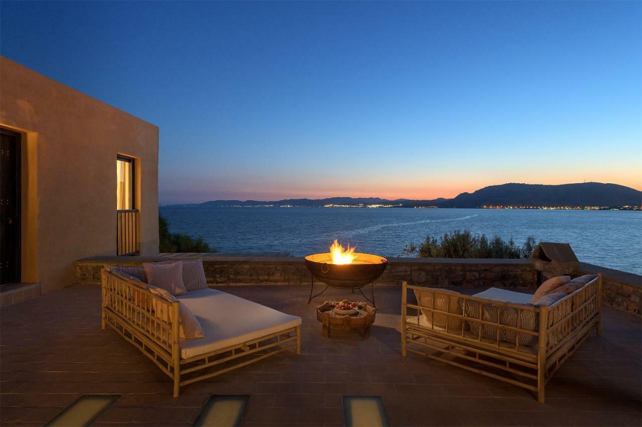 Aquavisionaire Front Villa