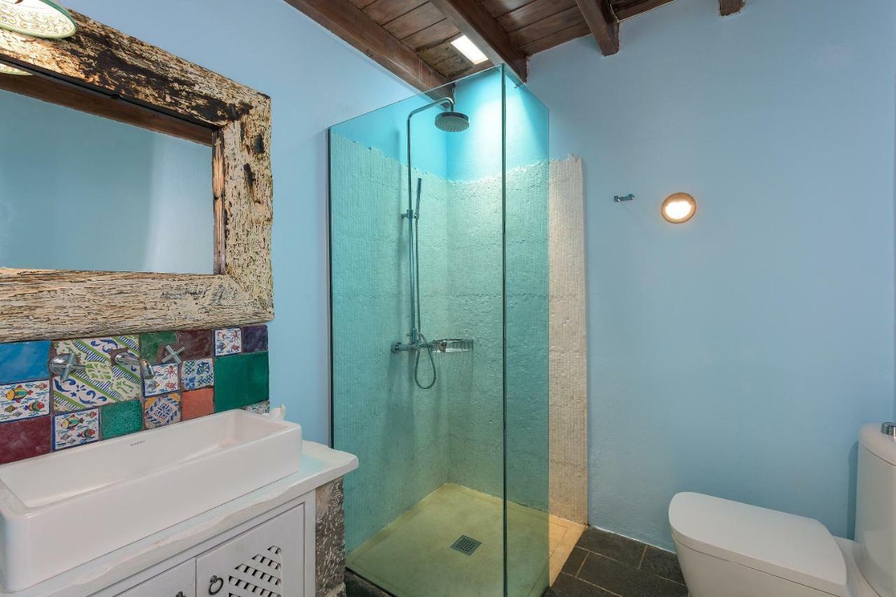 Aquavisionaire Front Villa Lindos (Rhodes)