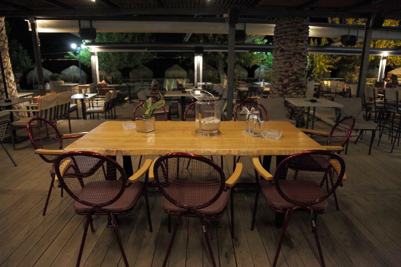 Evvoiki Akti Hotel Politika