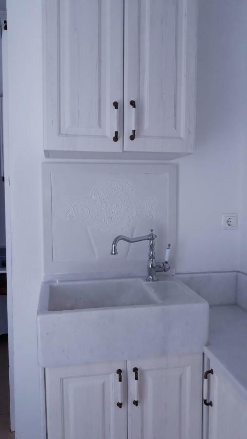 Christos Guest house *