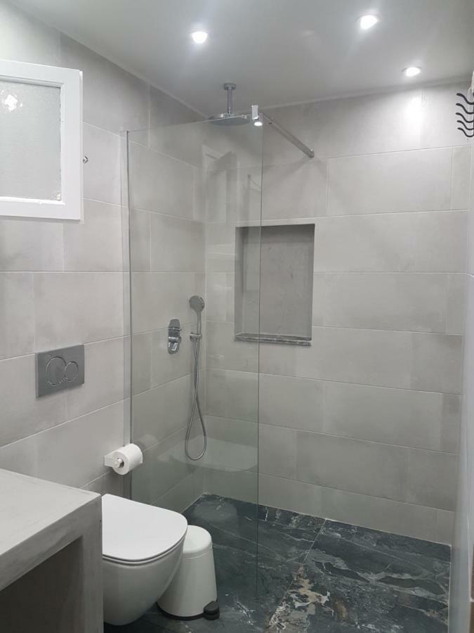 Manthos Place 2 Hotel