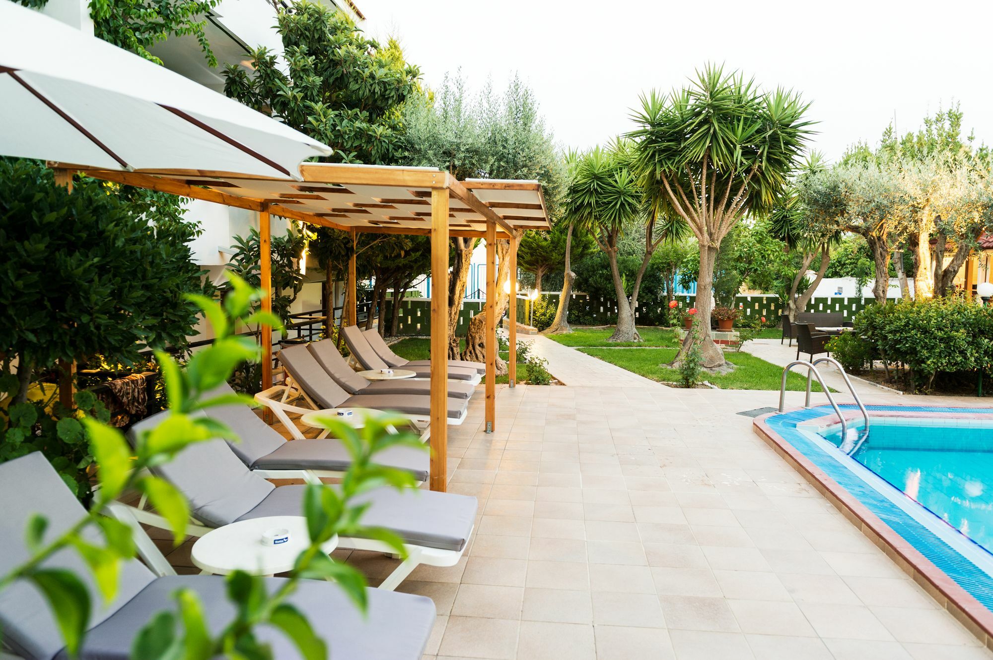 Aparthotel Terinikos Sunny Garden Junior 2*
