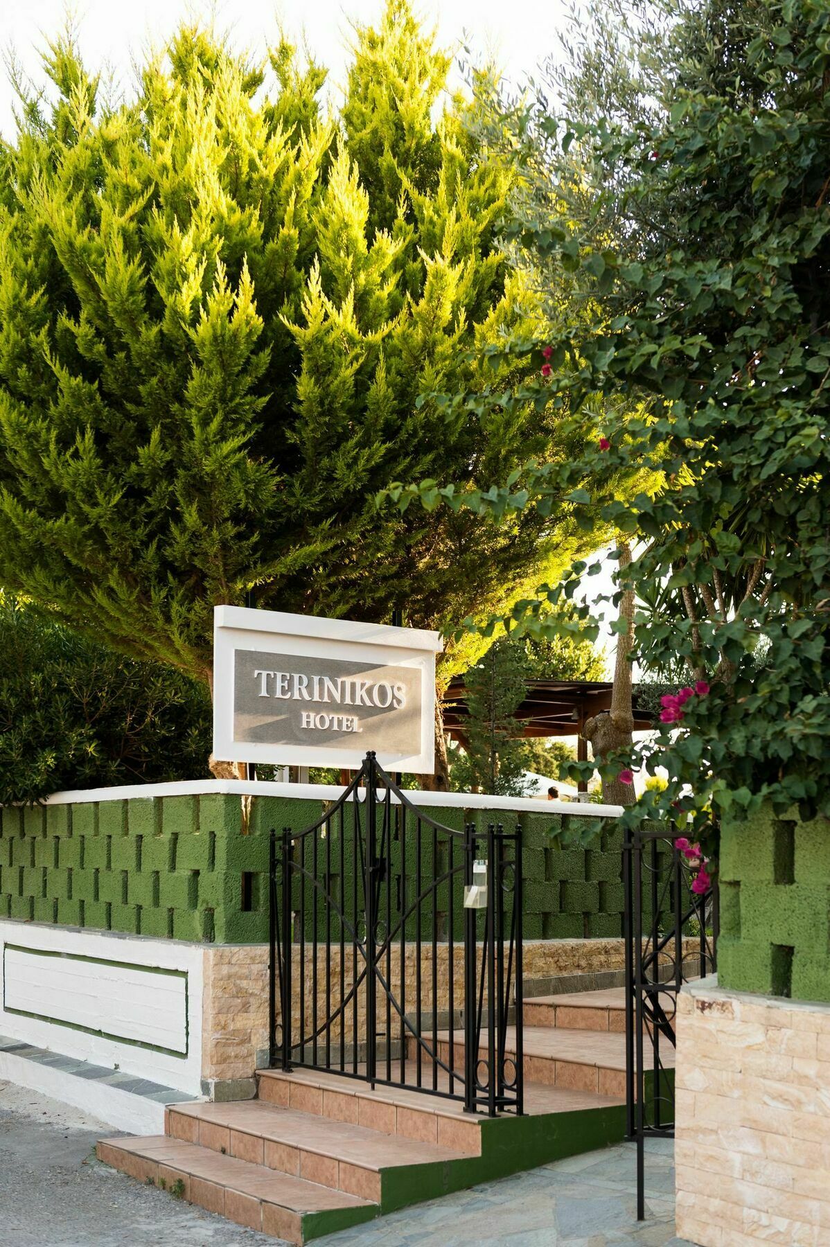 Aparthotel Terinikos Sunny Garden Junior 2*