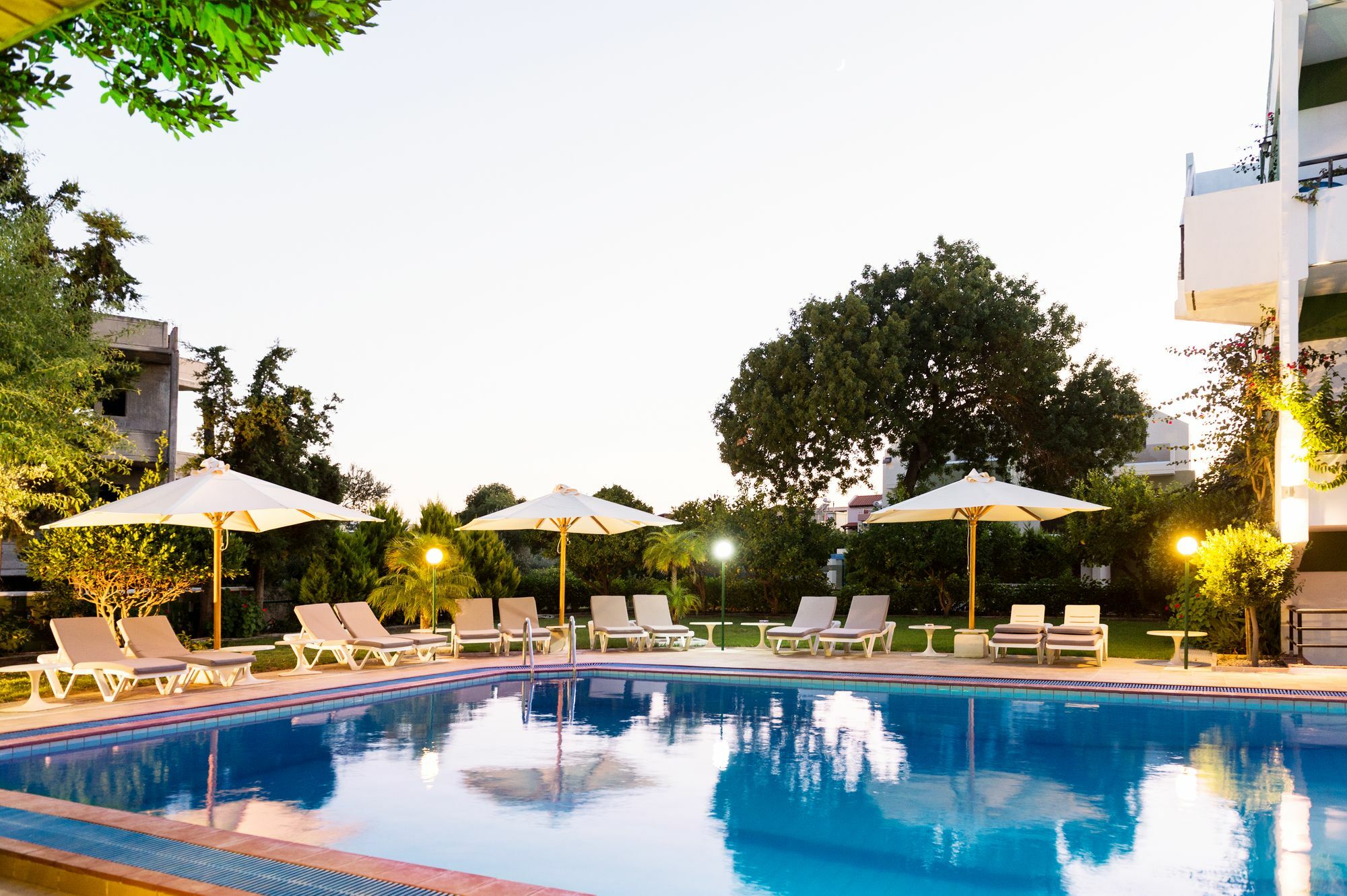 Terinikos Sunny Garden Junior Aparthotel