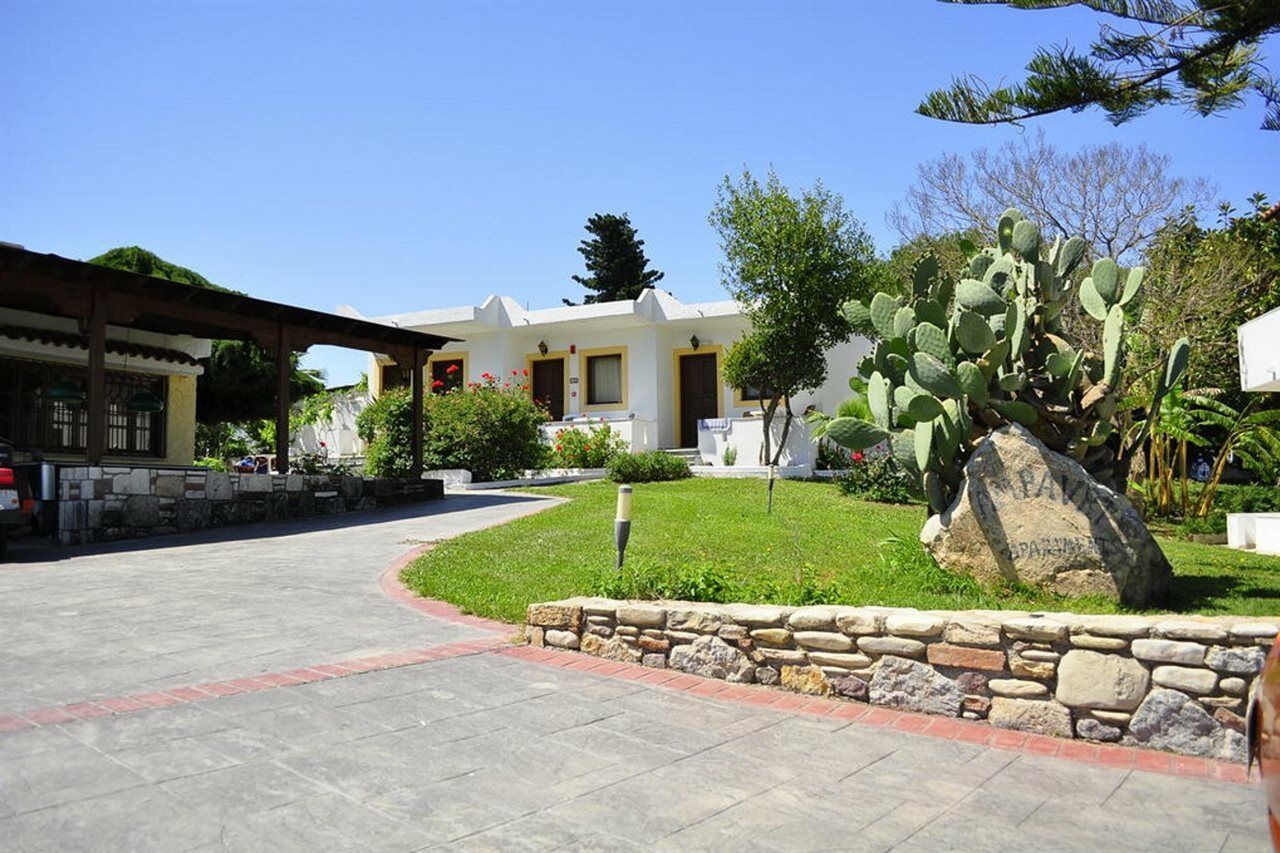 Aparthotel Ampavris Family