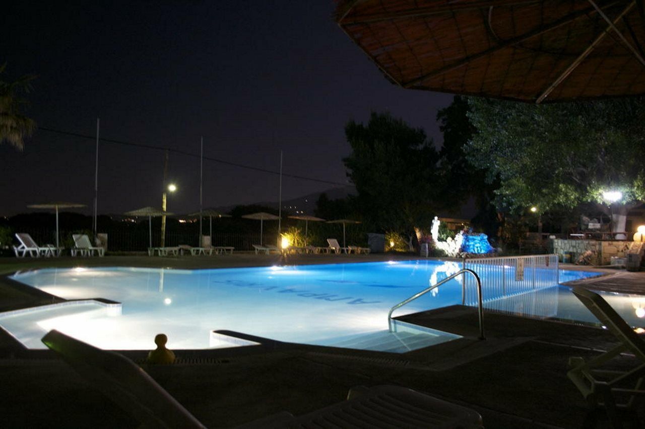 Ampavris Family Aparthotel 3*