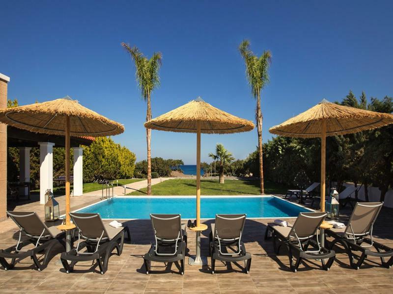 Antonoglou - Waterfront Luxury Retreat *