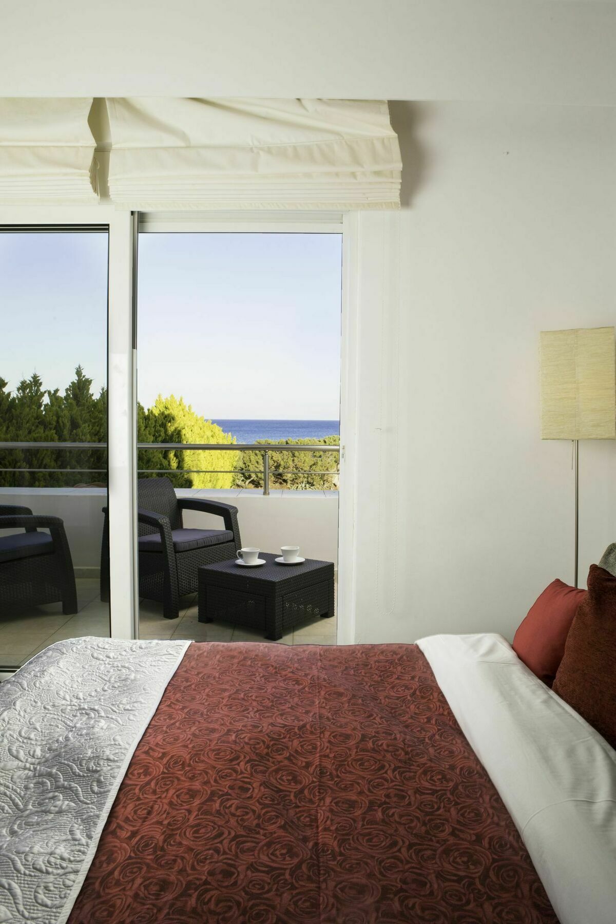 Villa Antonoglou - Waterfront Luxury Retreat *