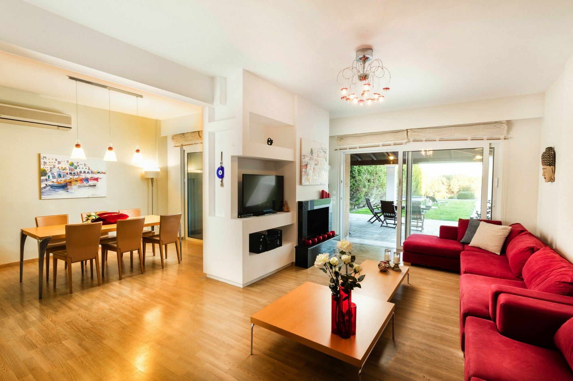 Villa Antonoglou - Waterfront Luxury Retreat *