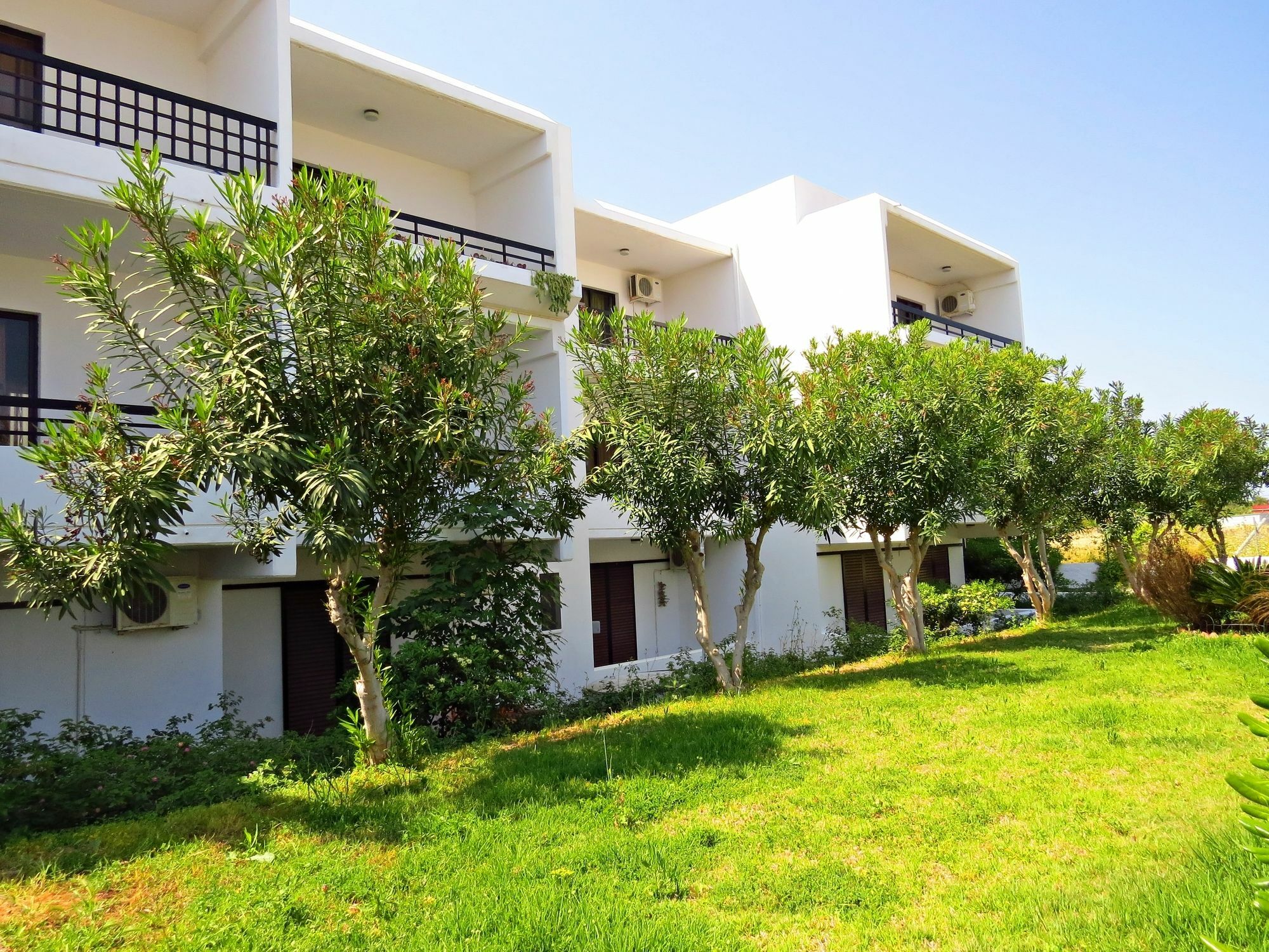 Debby Aparthotel Ialysos (Rhodes)