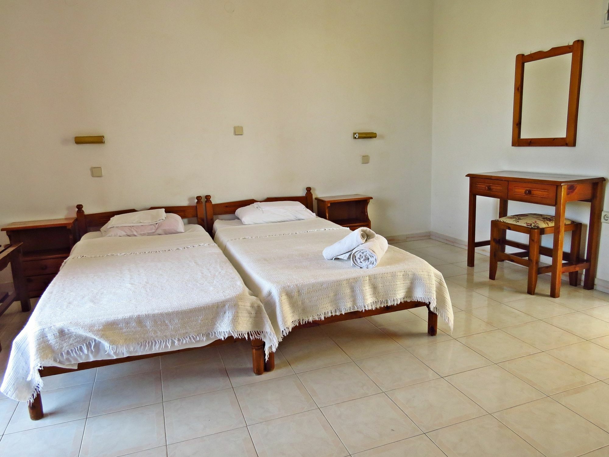 Debby Aparthotel Ialysos (Rhodes)