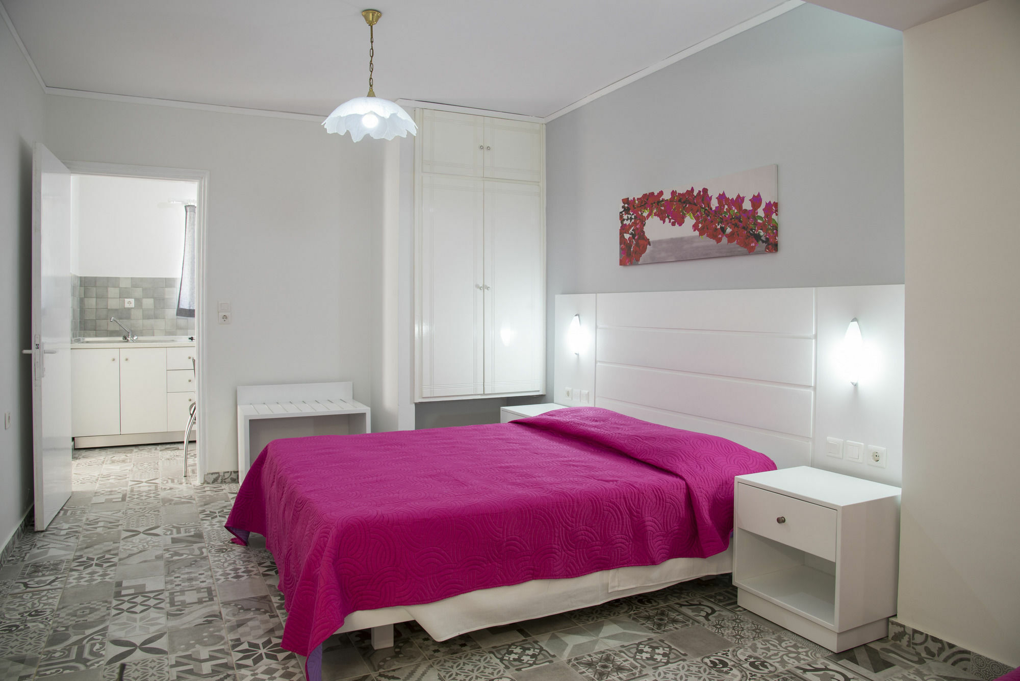 Byron Apartment *