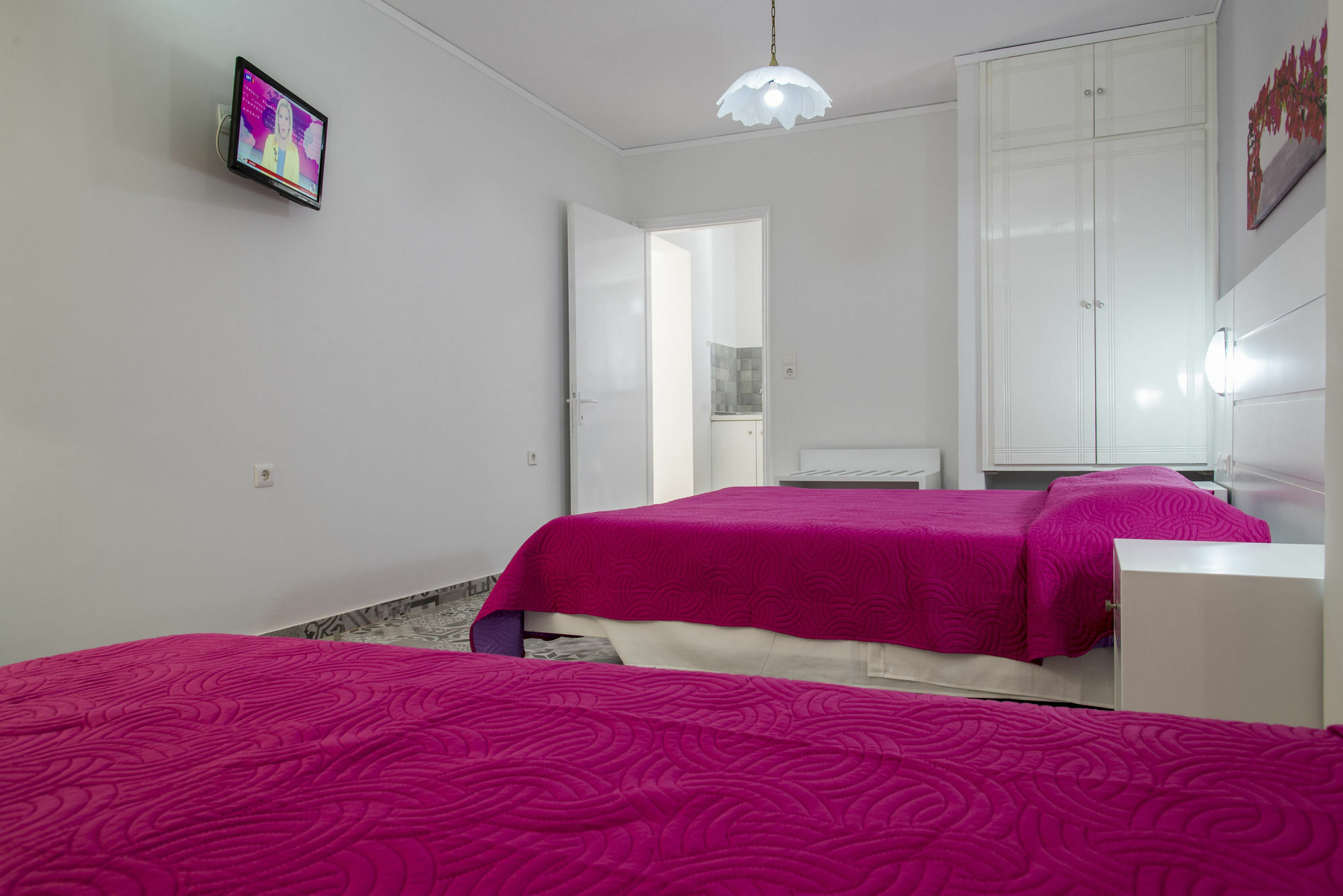 Byron Apartment *