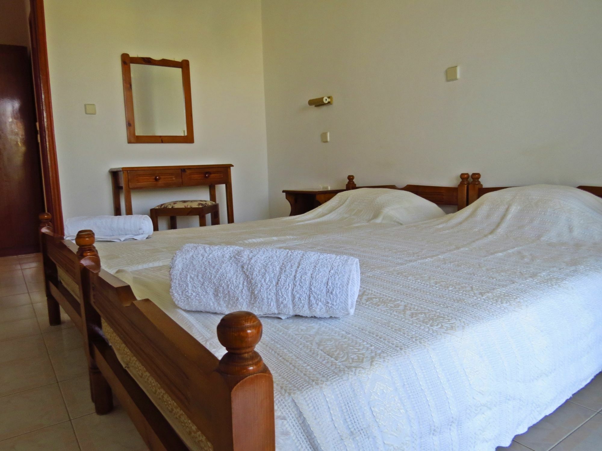 Debby Aparthotel Ialysos (Rhodes)