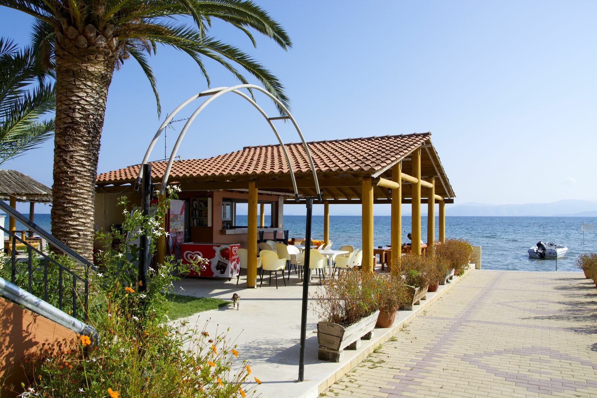 Seafront Aparthotel Kavos