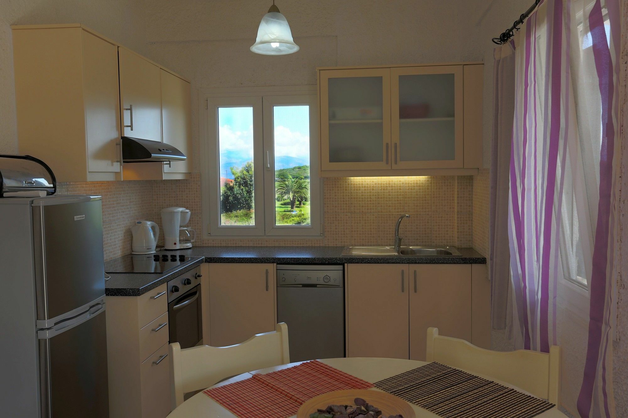 Elli Beach And Studios Apartment *