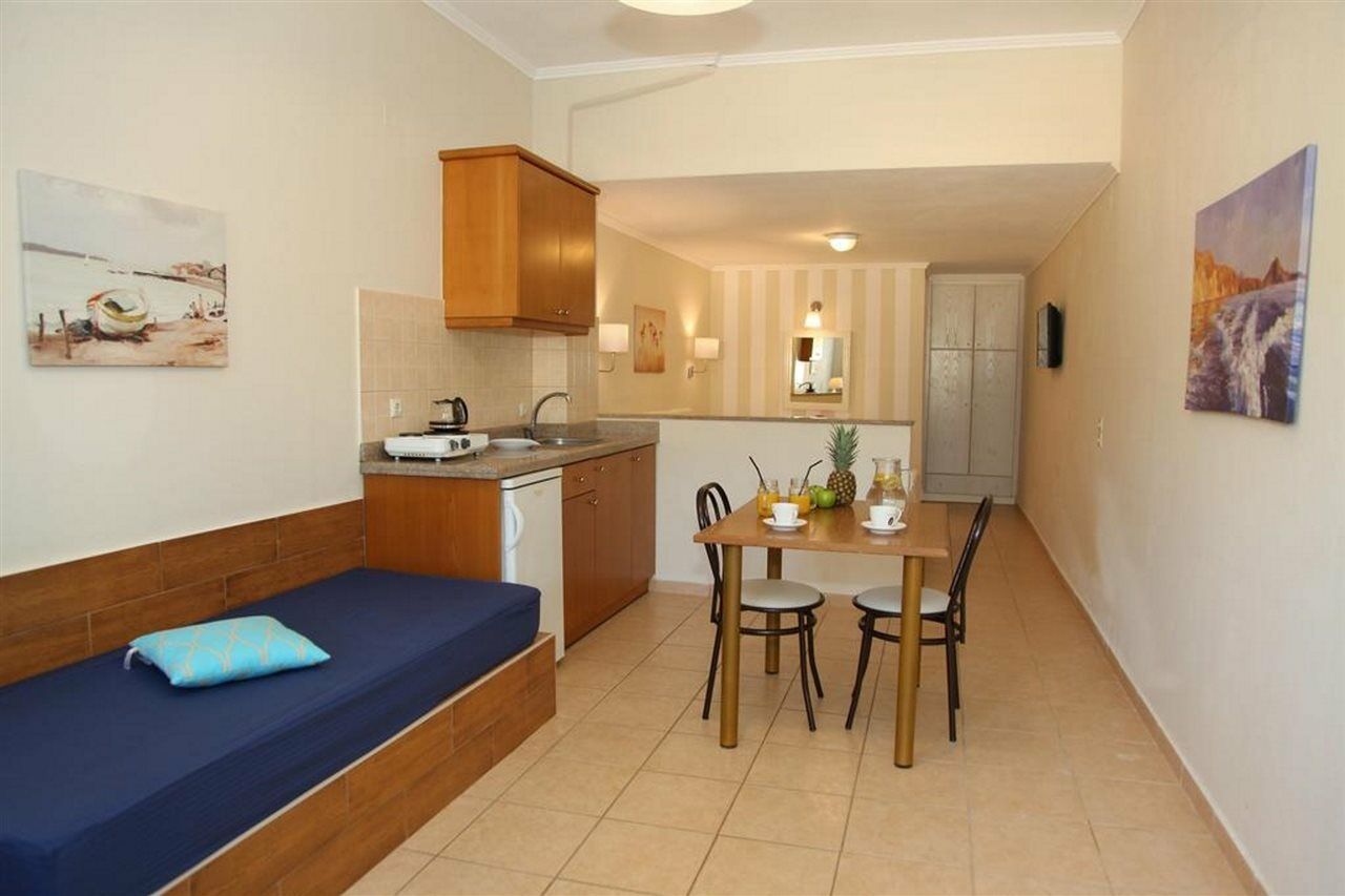 Blue Sky Apartments Apartment *