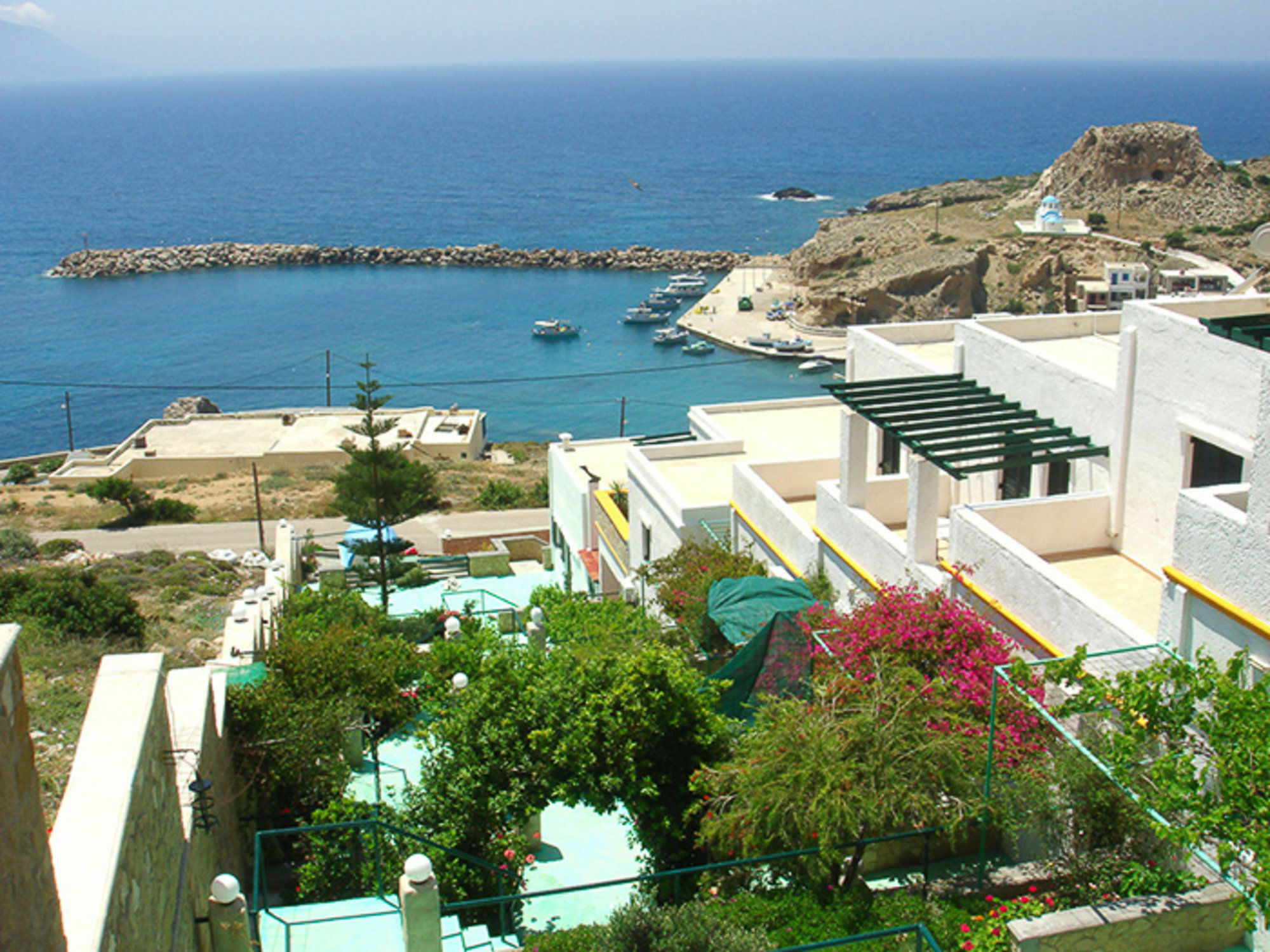 View 3* Foinikion