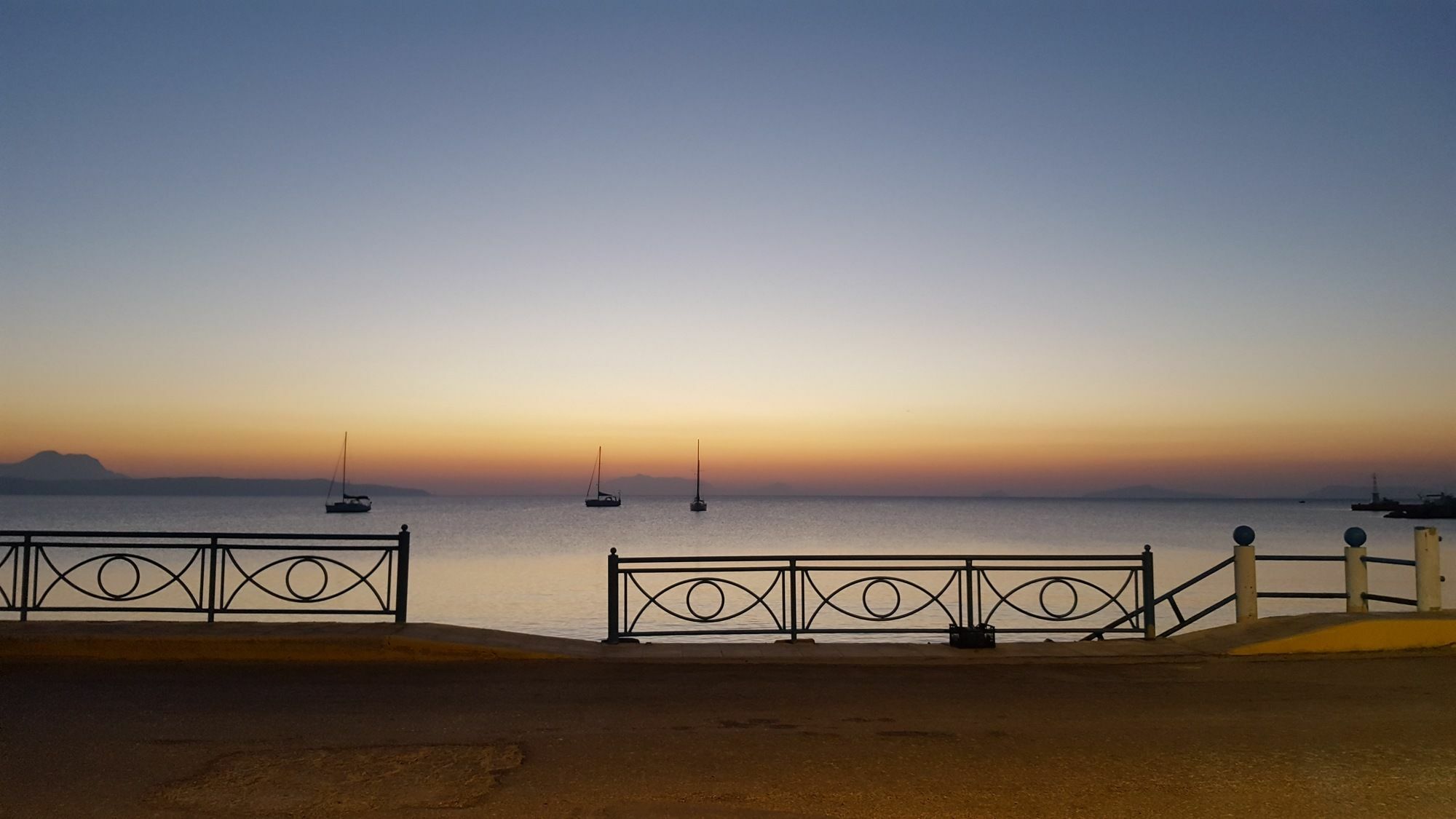 Dionysia Apartment *