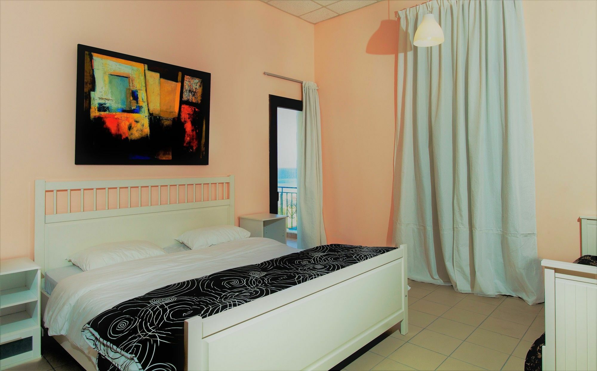 Center House In Rhodes *