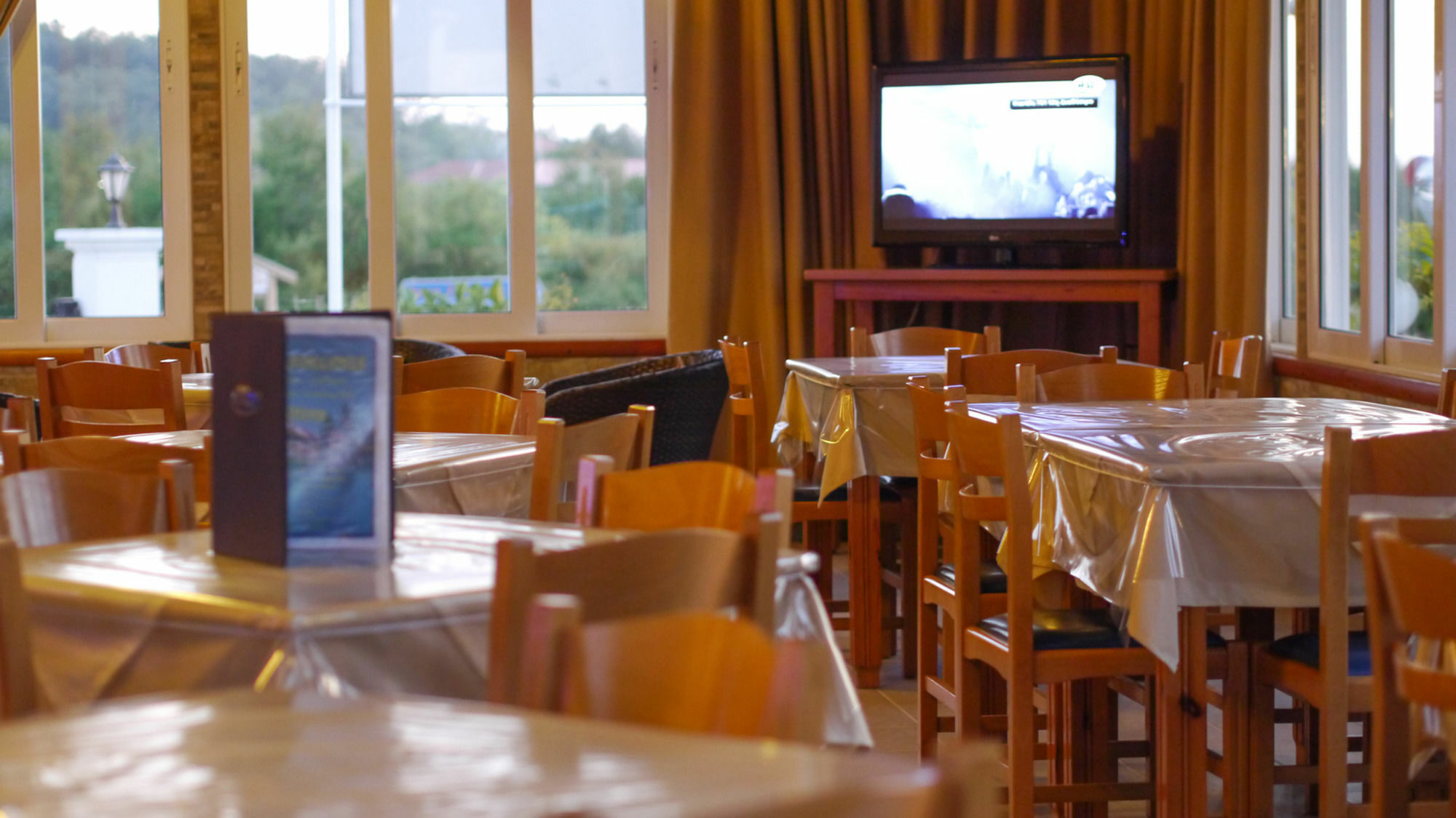 Tria Adelphia Aparthotel 2*