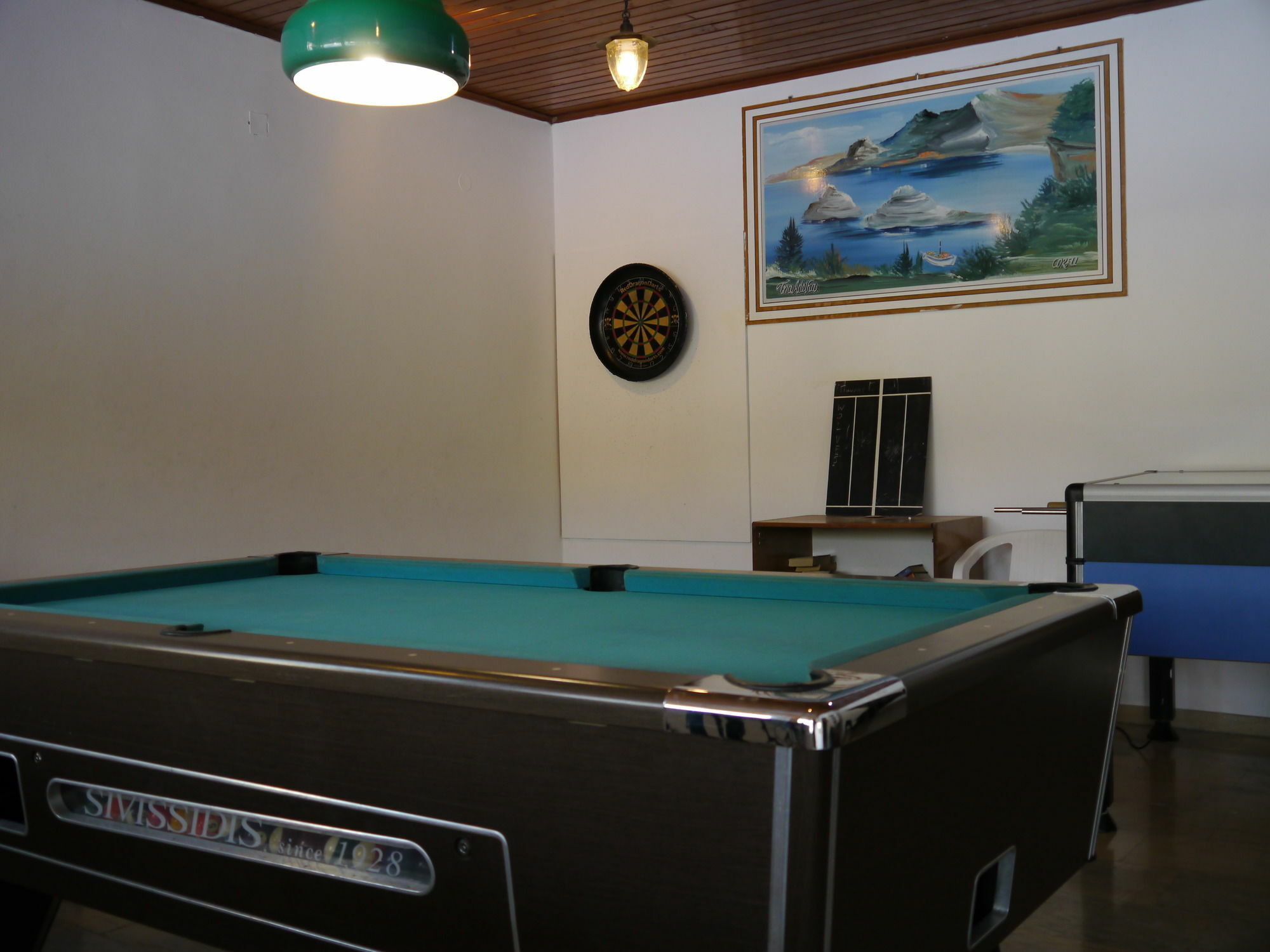 Tria Adelphia Aparthotel 2*
