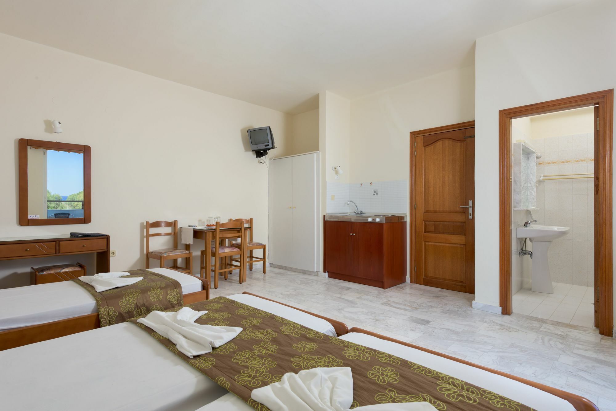 Vlycha & Apartment Lindos (Rhodes)