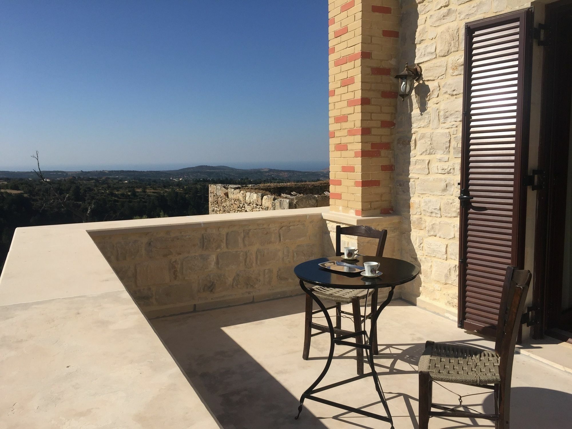 Dim Art Stone House