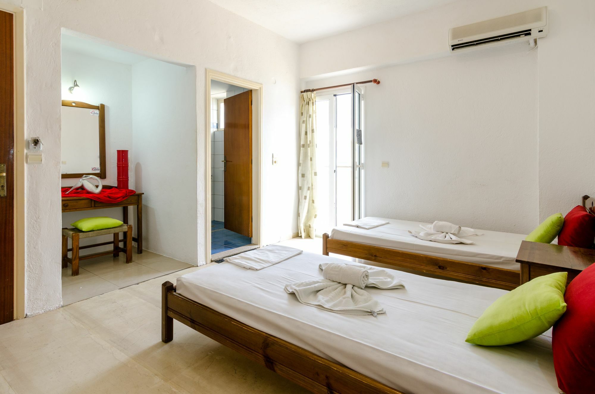 Village Oasis Annex Apartment *