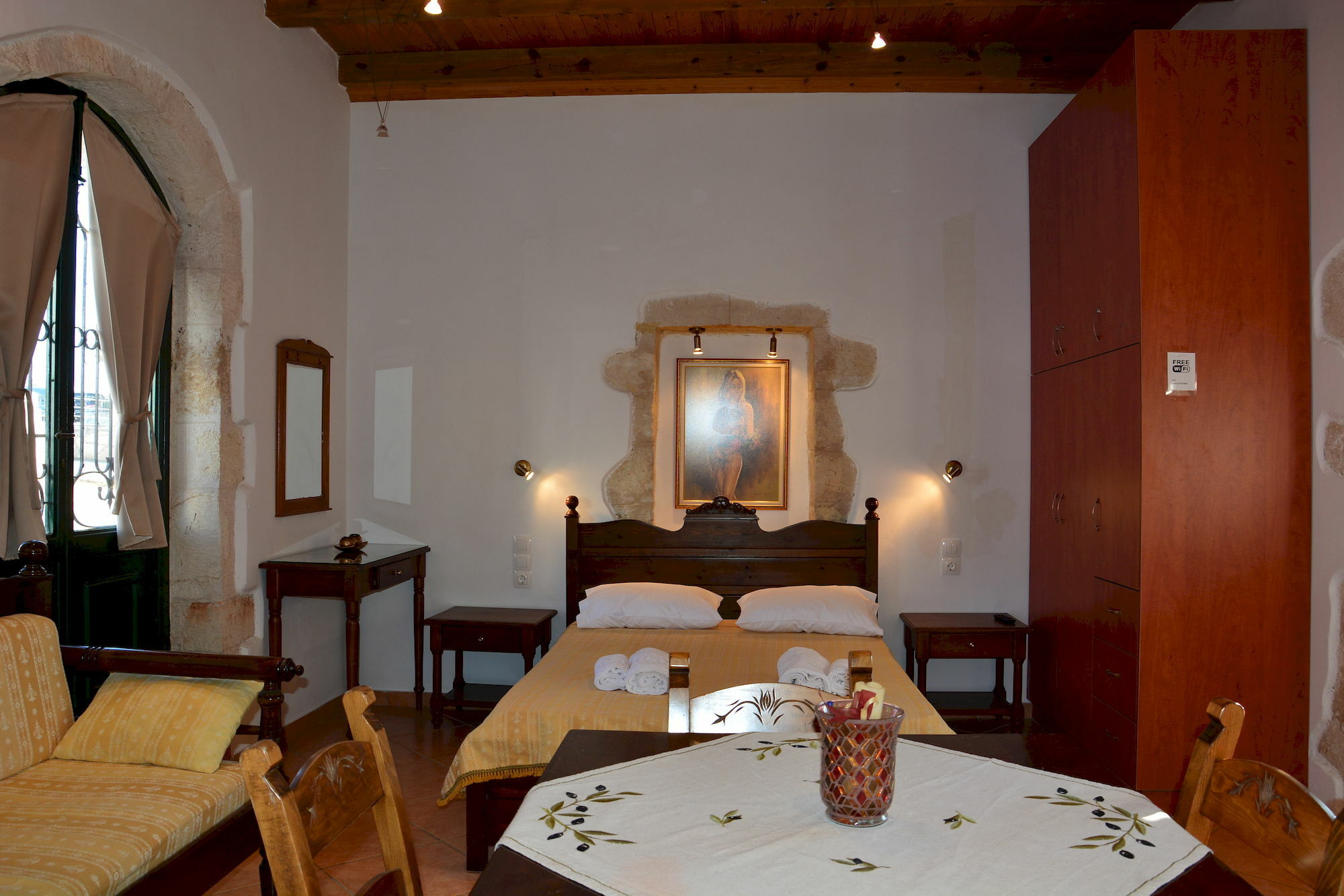 Skandalis Traditional Apartment