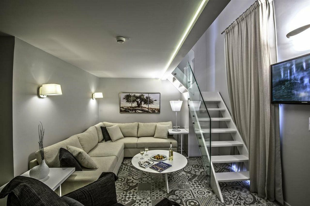 Swell Boutique 4*