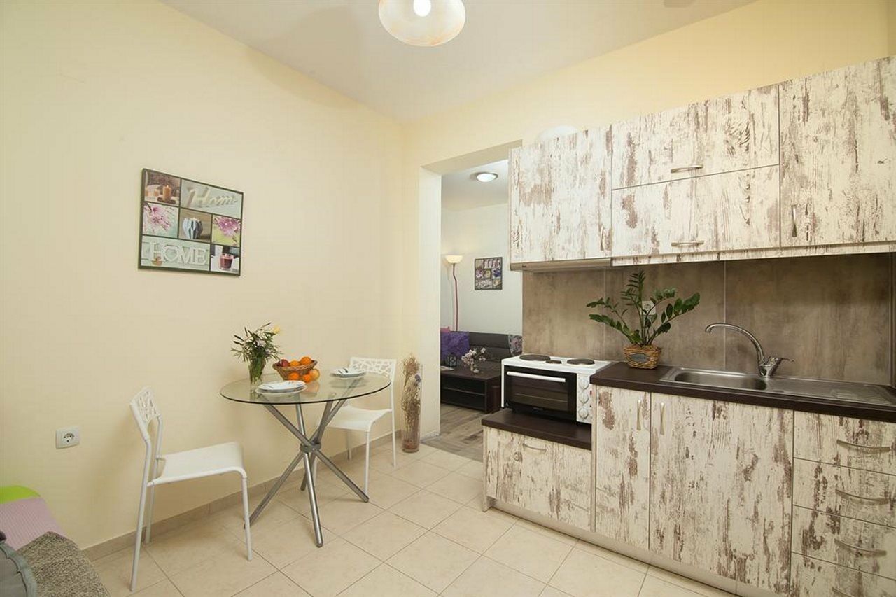Home Suites *