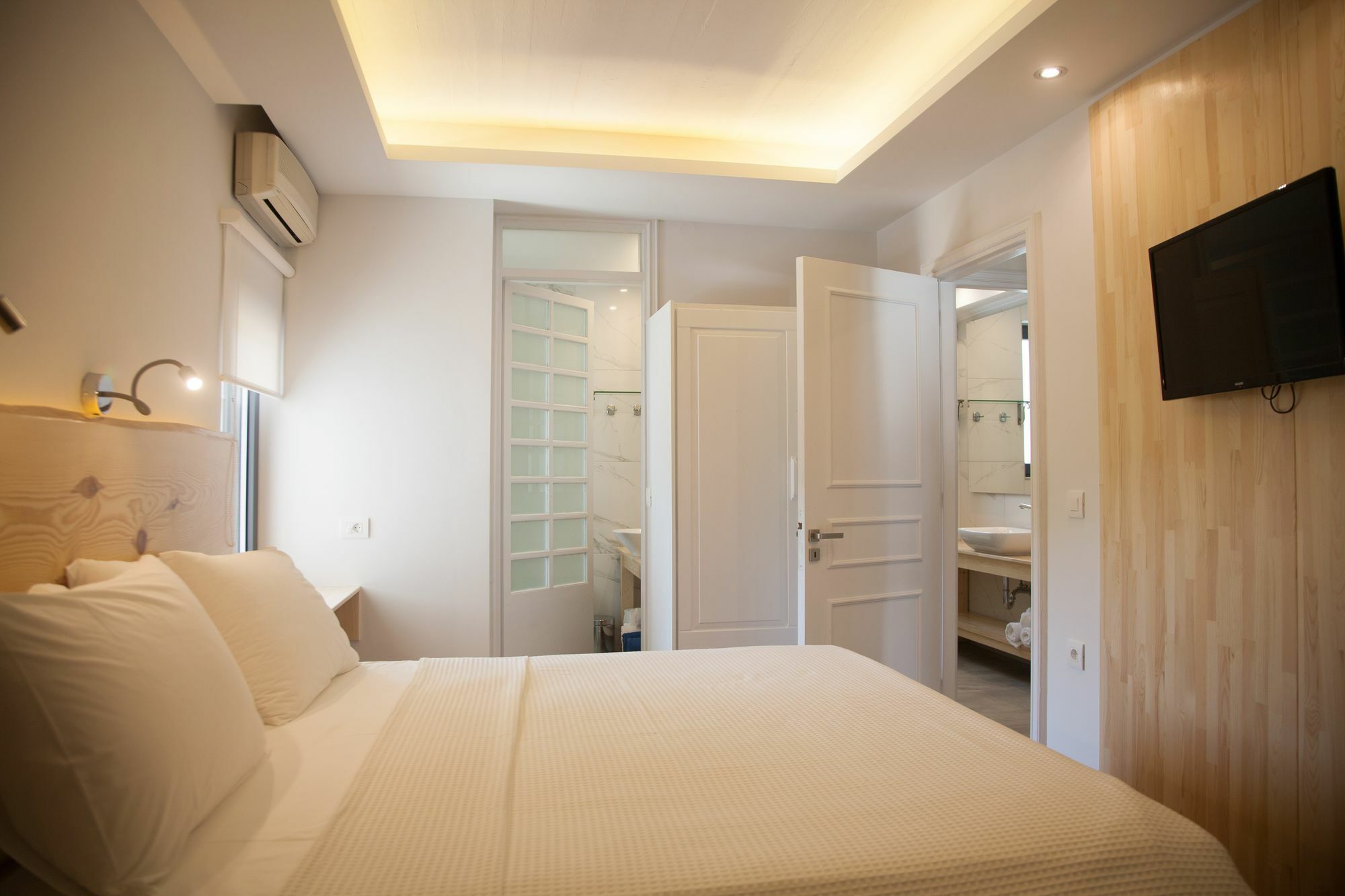 Artemis Village & Aparthotel
