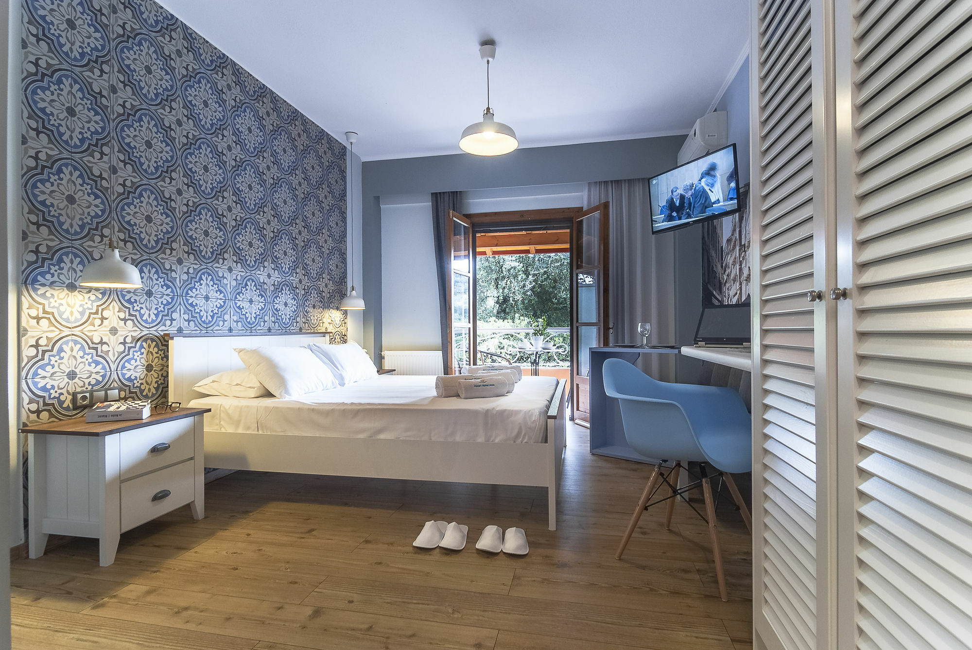 Ano Aparthotel