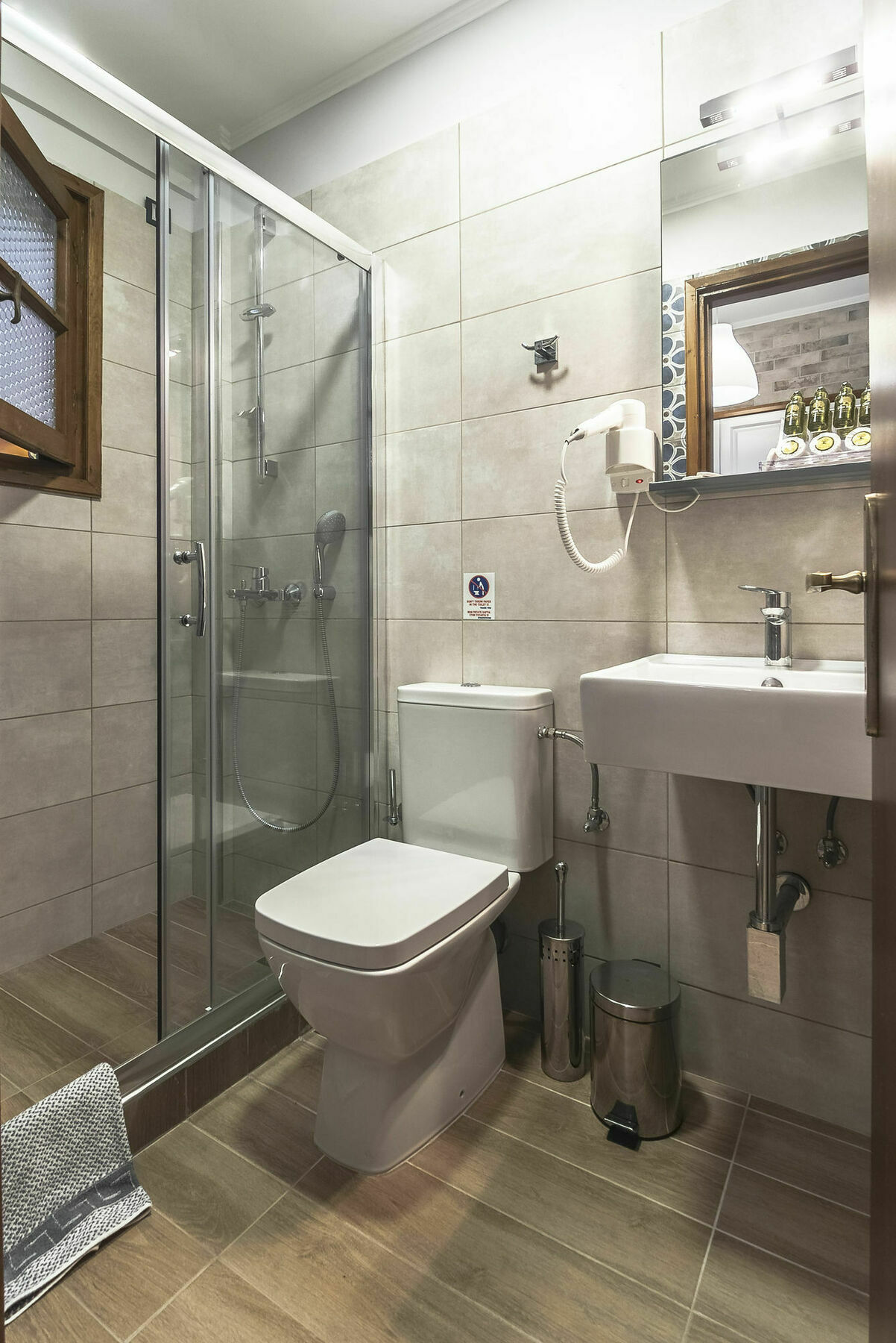 Ano Aparthotel 2*