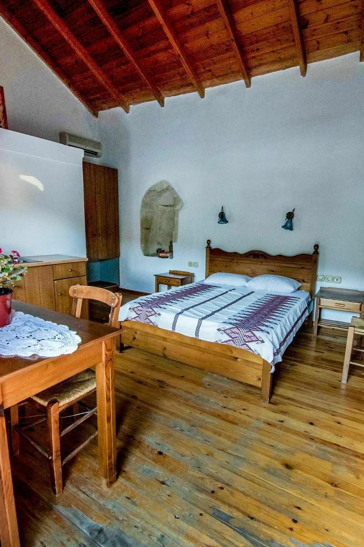 Traditional Stone Aparthotel 3*