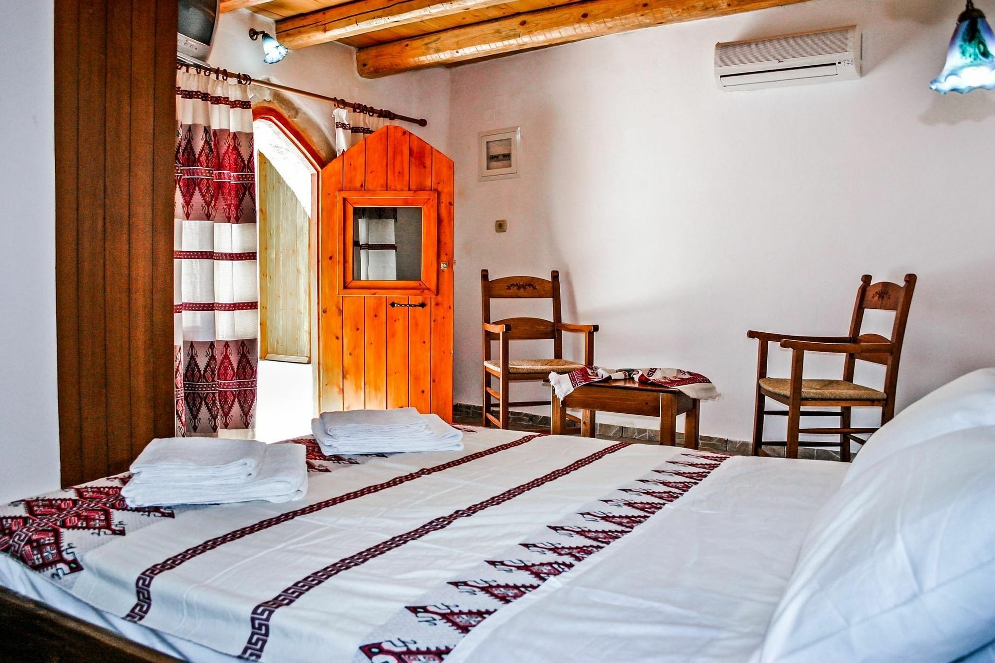 Traditional Stone Aparthotel 3*