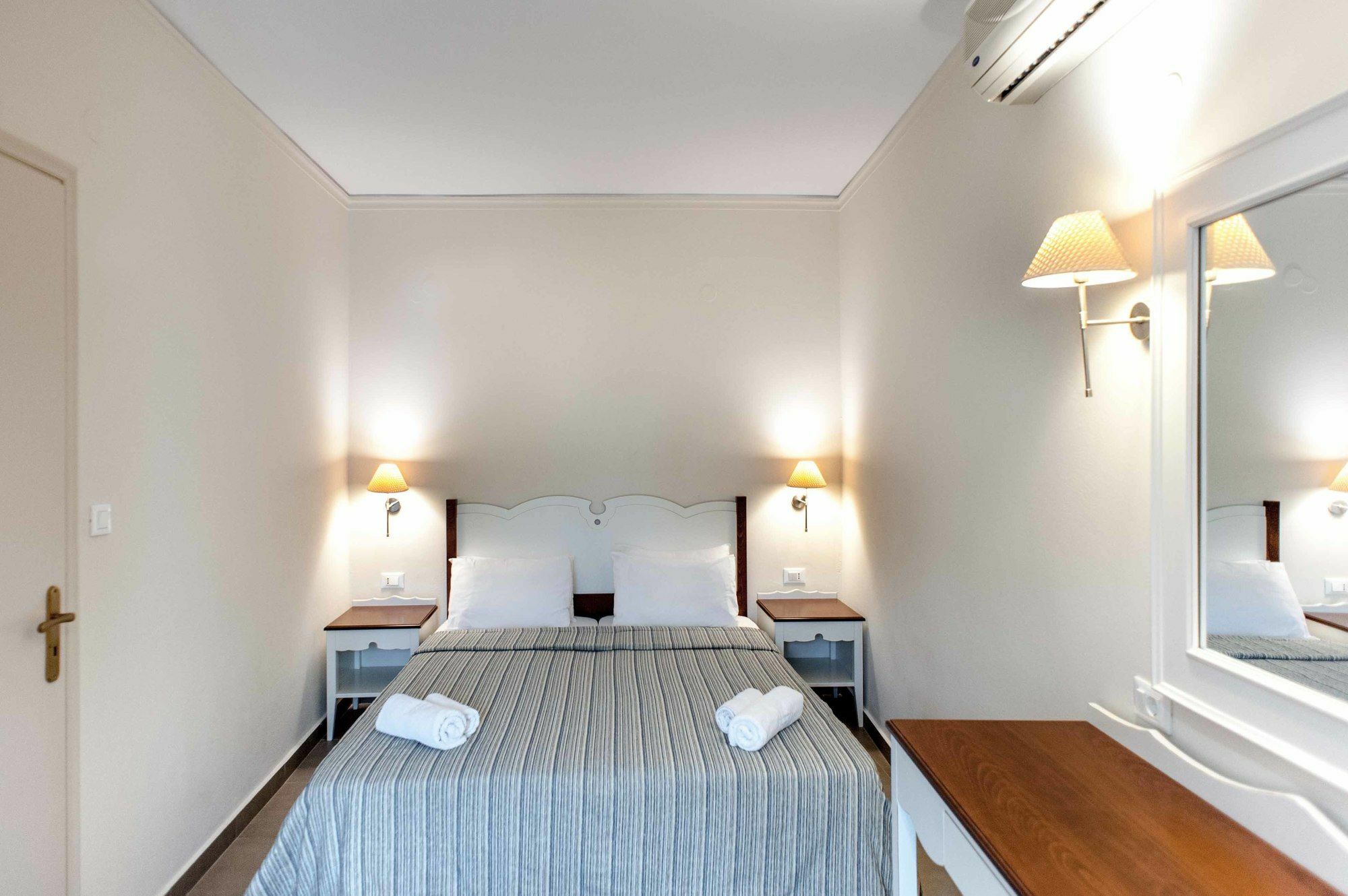 Frideriki & Apartment Platanias (Crete)