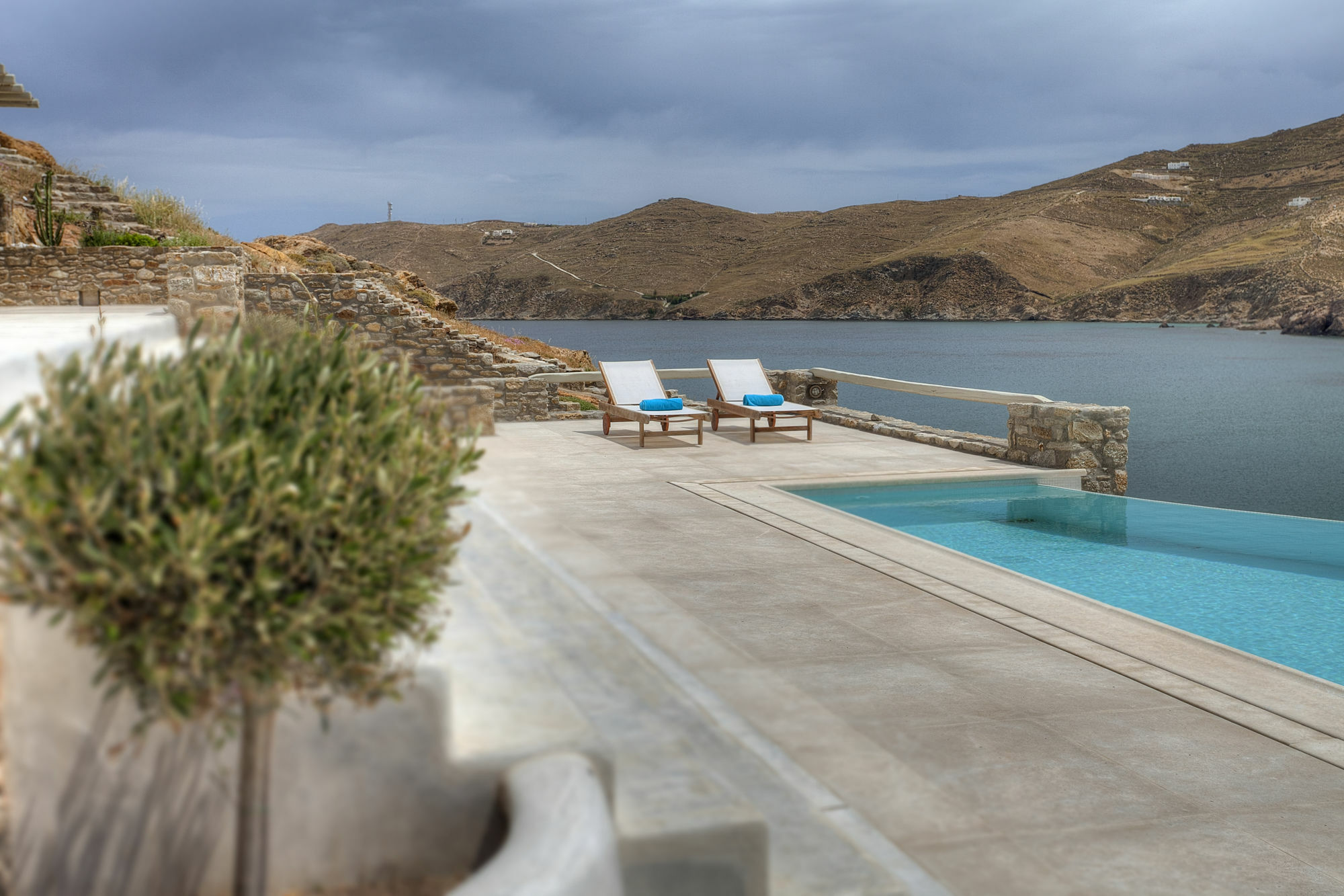 Villa Villa Barbarossa - Elegant Beachfront Retreat With Heated Pool & Outdoor Gym