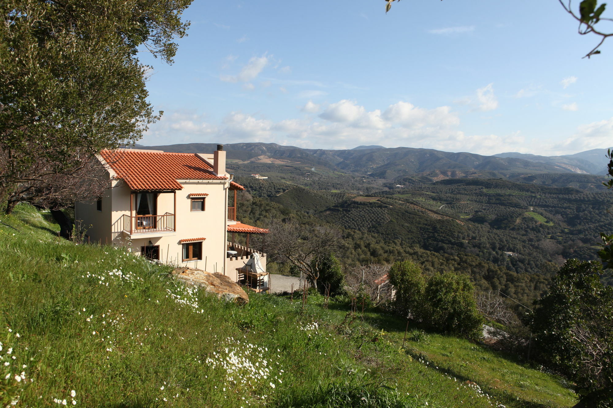 Aori Hillside Apartment *