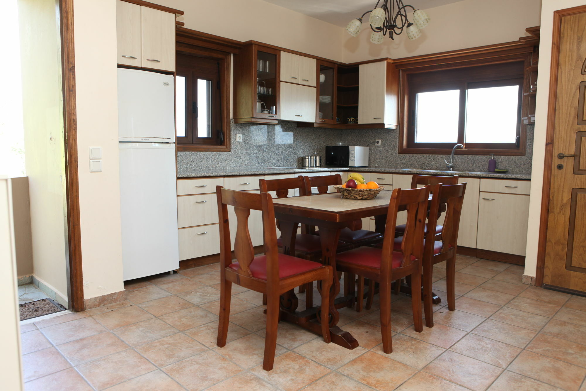 Aori Hillside Apartment Kopeti