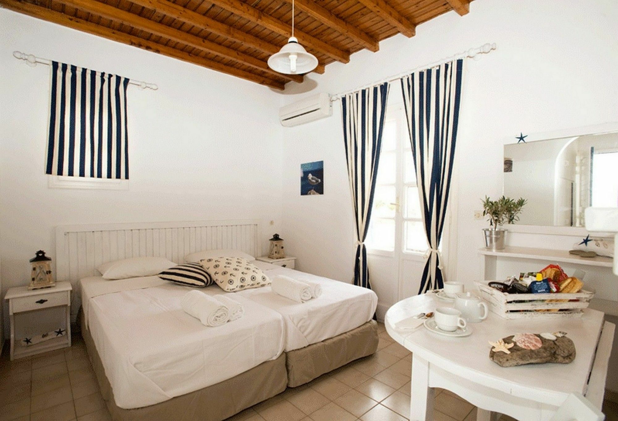 Gryparis' Club * Mykonos Town