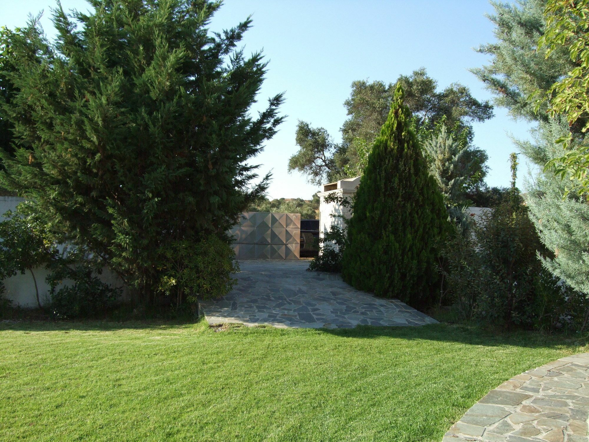 Aurora Villa *