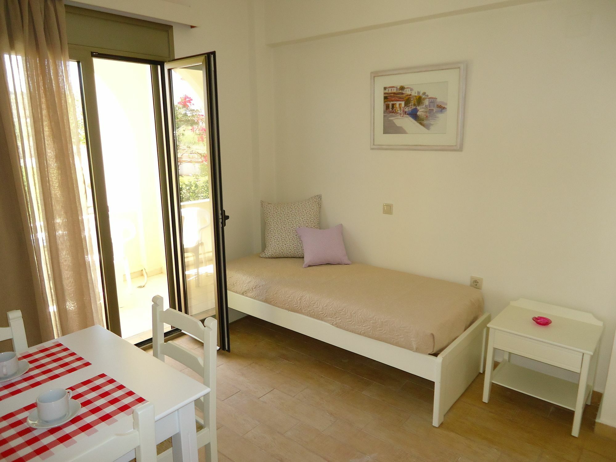 Almyra & Apartment Sfakaki